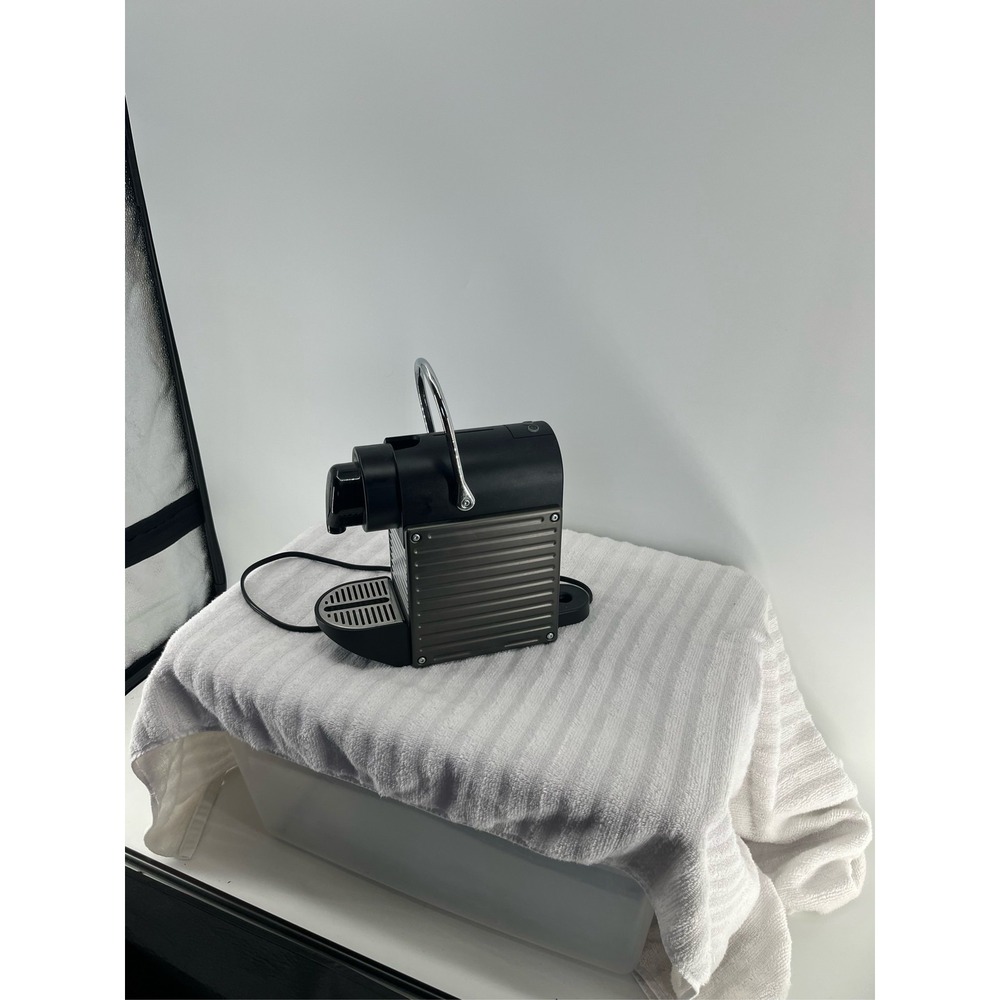 Nespresso Pixie Espresso Machine by DeLonghi Titan EN125S Original Line Black - Picture 2 of 2